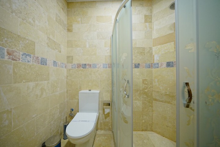 Room 85 of 129
