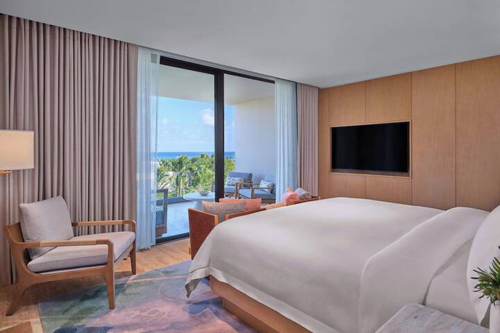 Room 32 of 163