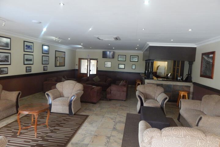 Lounge 69 of 91