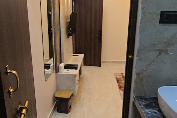 Room 16 of 18