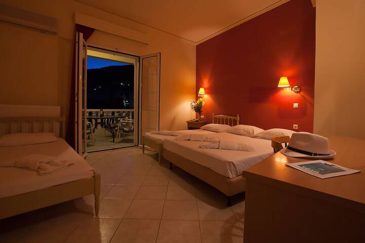 Room 9 of 47
