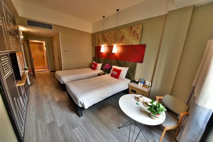 Room 4 of 54