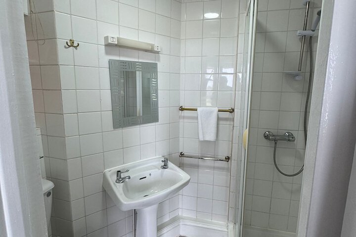 Room 50 of 71