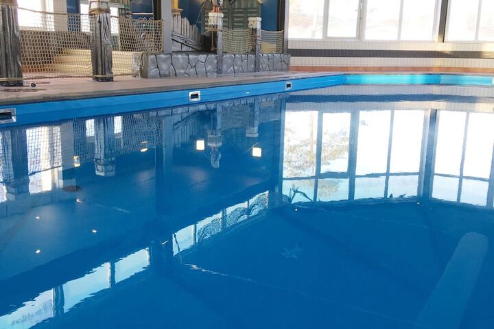 Pool 10 of 39