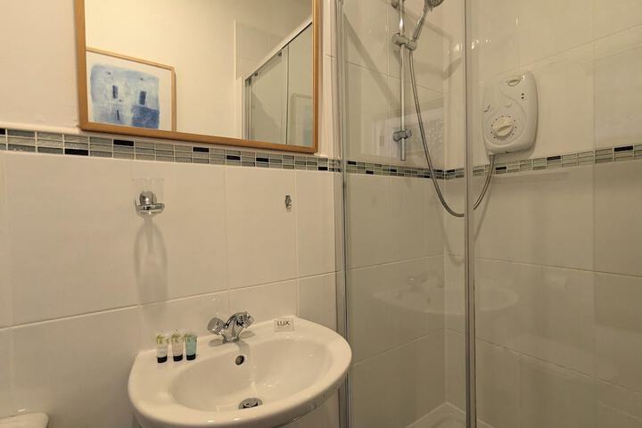 Room 73 of 99
