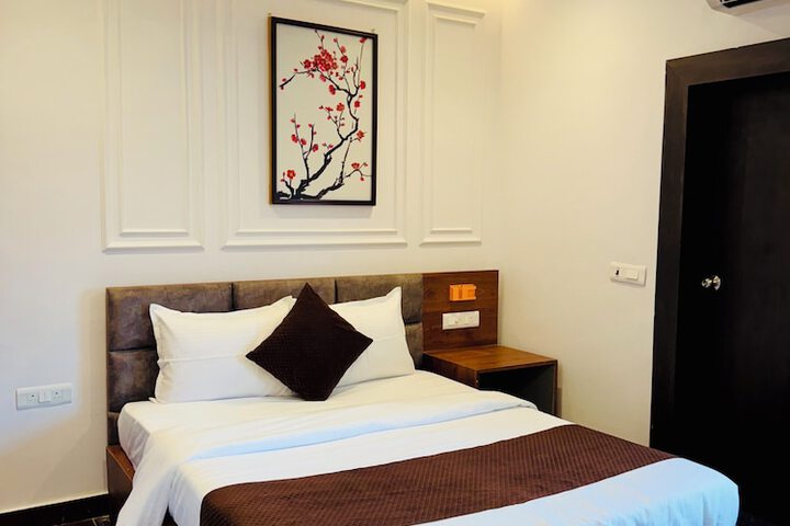 Room 27 of 51