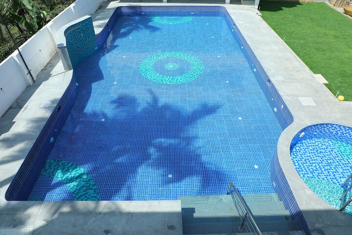 Pool 51 of 57