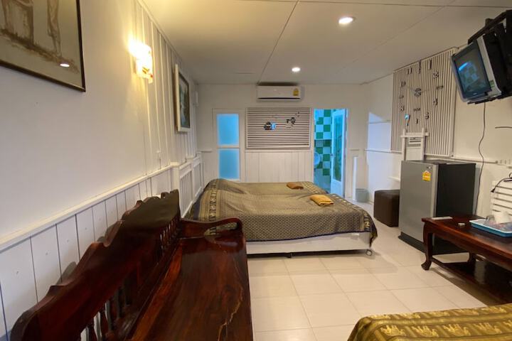 Room 48 of 181