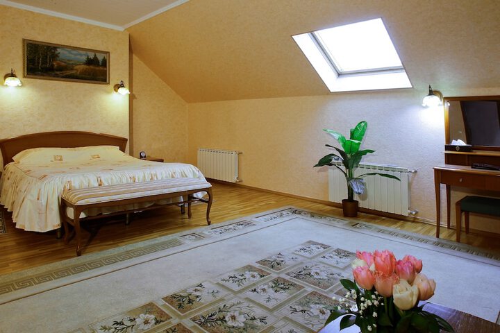 Room 27 of 66