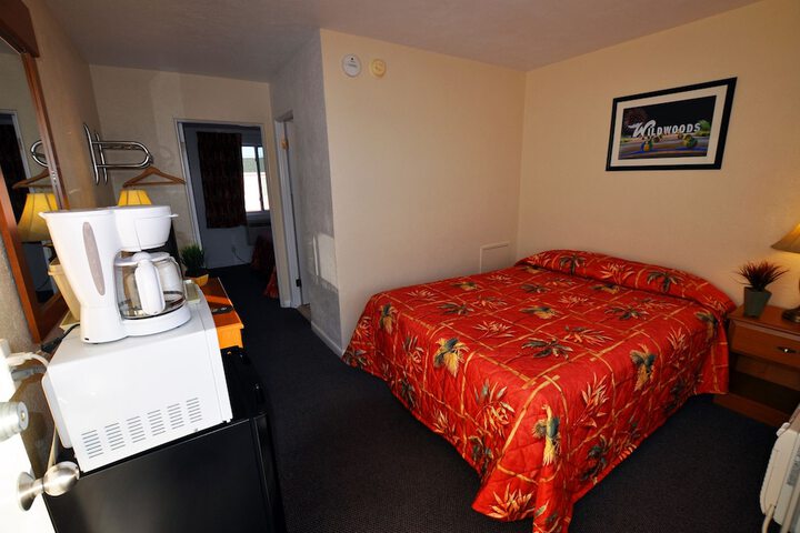 Room 8 of 38