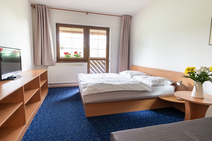 Room 5 of 65