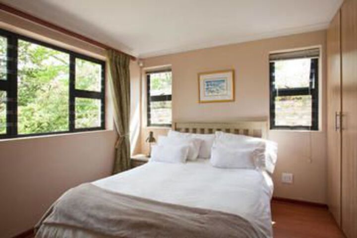 Room 6 of 11