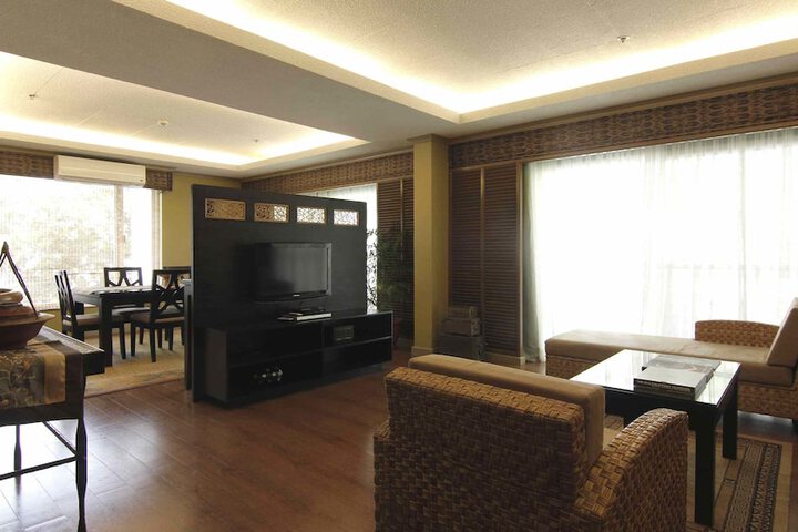 Room 32 of 79
