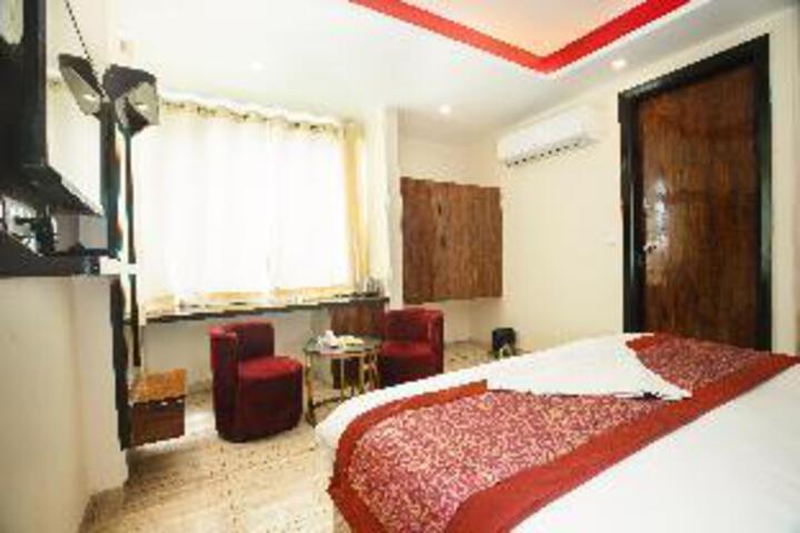 Room 5 of 21