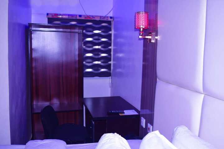 Room 3 of 26