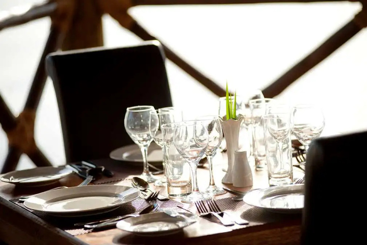 Dining 13 of 15