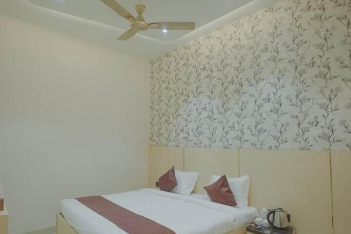 Room 19 of 61
