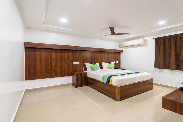 Room 8 of 35
