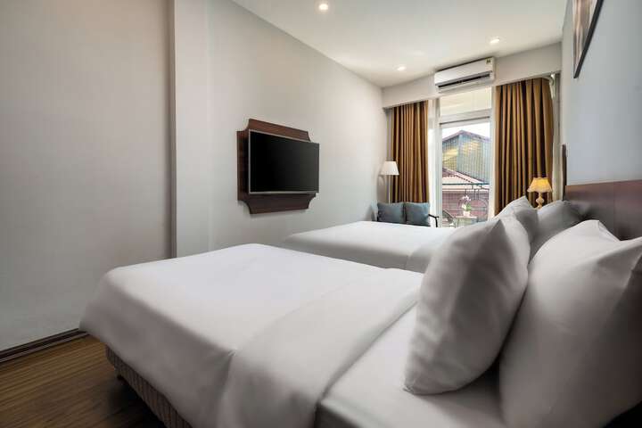 Room 15 of 40
