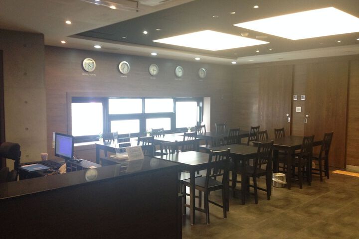 Entrance & Lobby