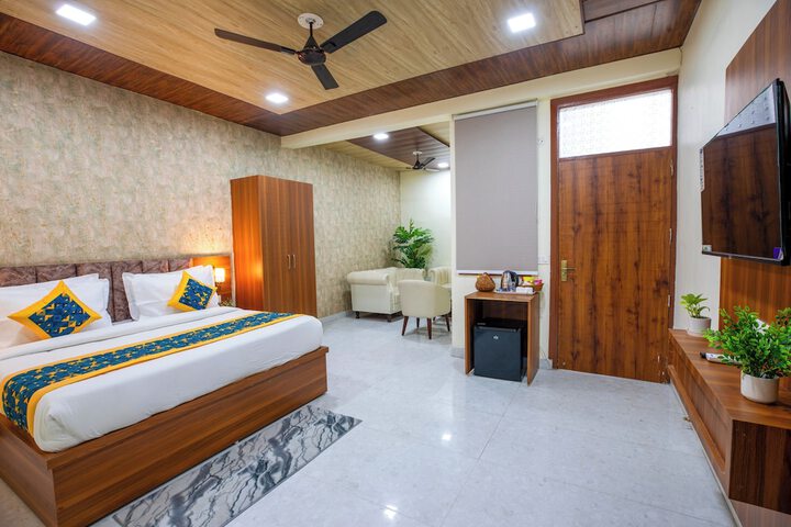 Room 5 of 28