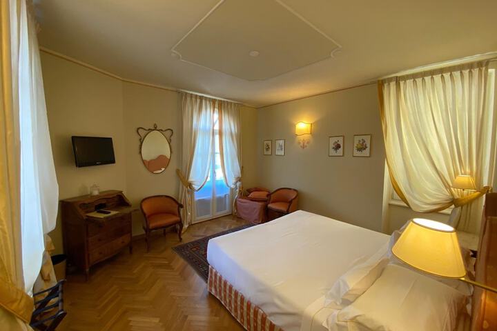 Room 14 of 53