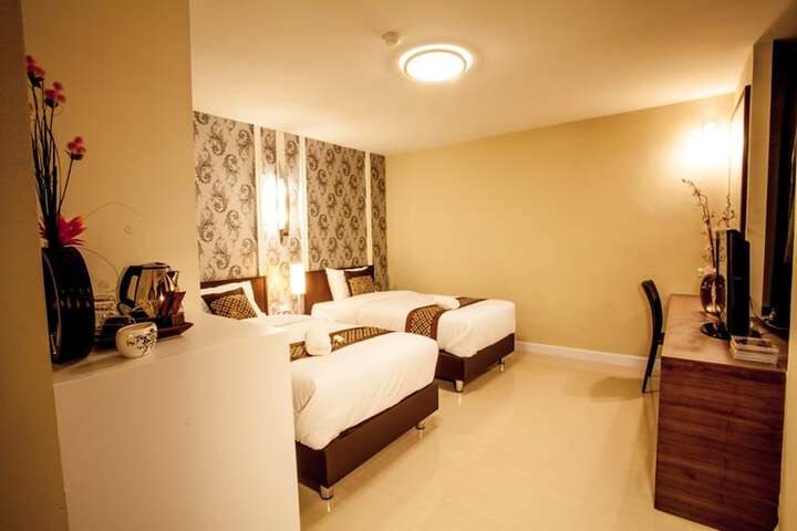 Room 9 of 35