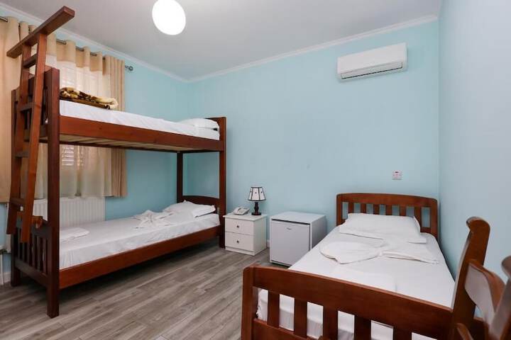 Room 63 of 122