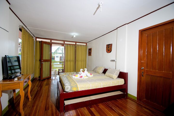 Room 4 of 51