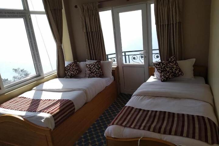 Room 3 of 25