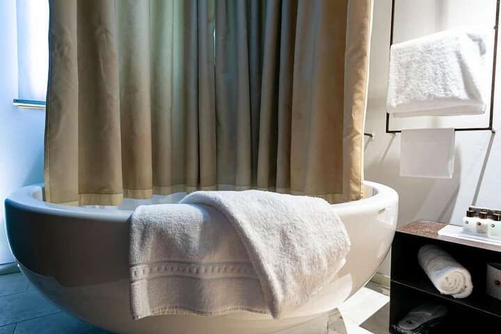 Room 15 of 52