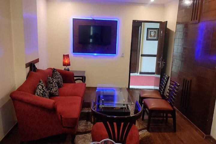 Room 12 of 28