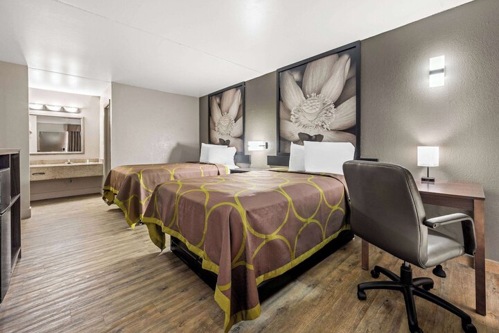 Room 15 of 47