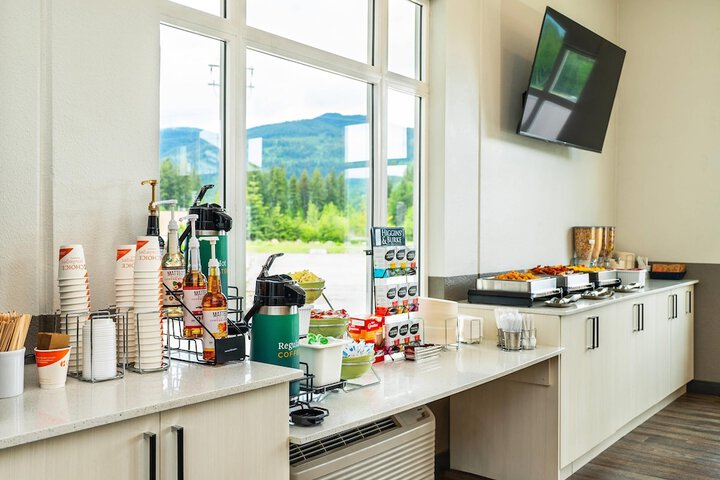 Breakfast/Coffee Service 26 of 37