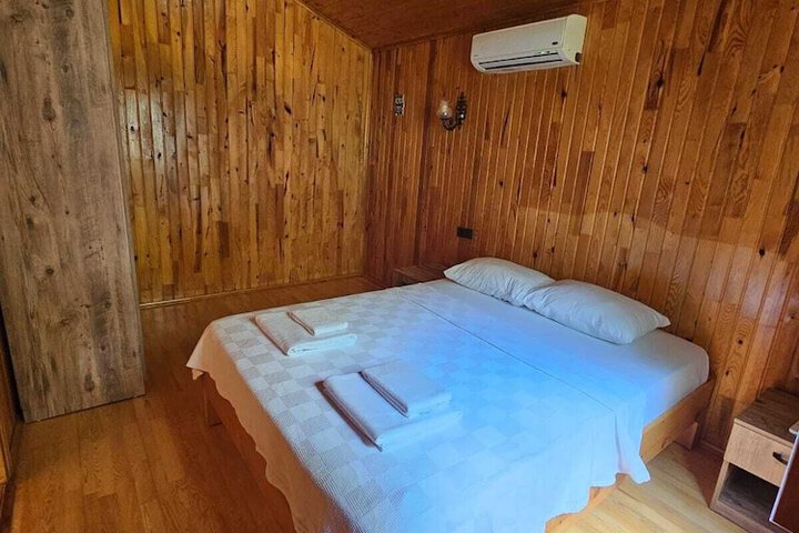 Room 8 of 91