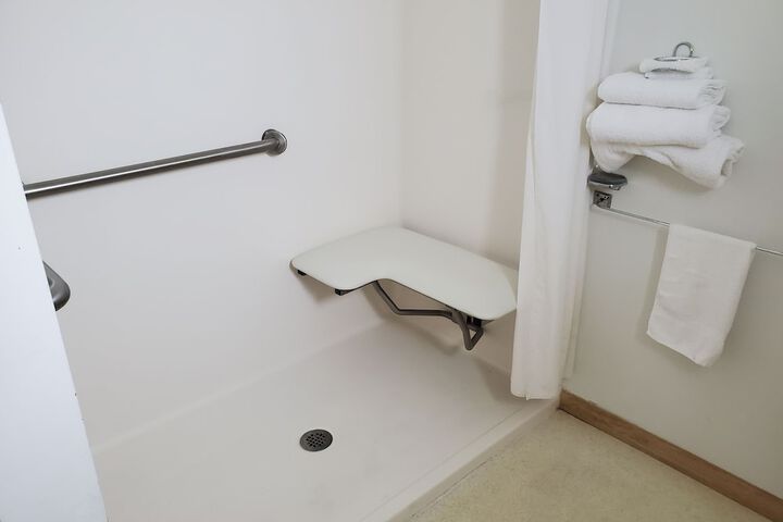 Comfort Room 2 Queen Beds (12 of 15)