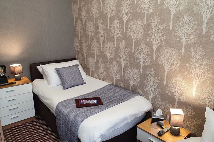 Room 11 of 49