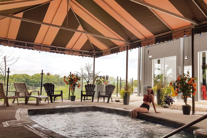 Pool Hotel