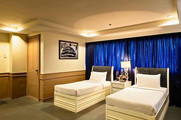 Room 21 of 39