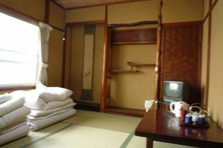 Room 5 of 15