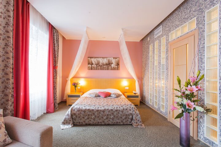 Room 7 of 67