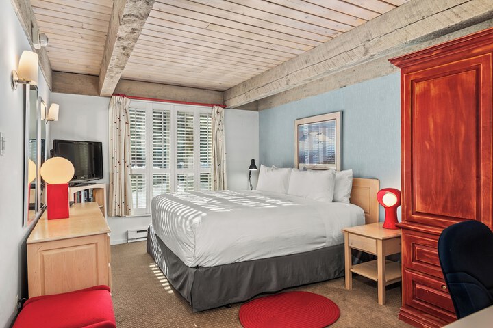 Room 26 of 193