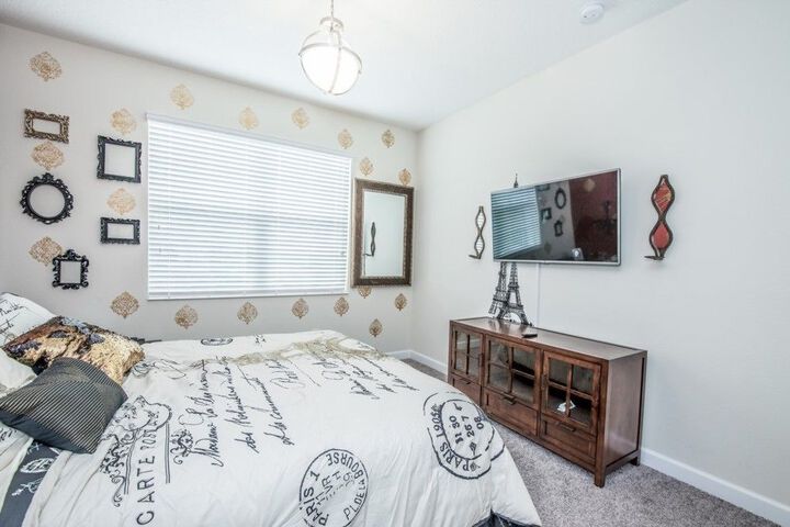 Room 2 of 35