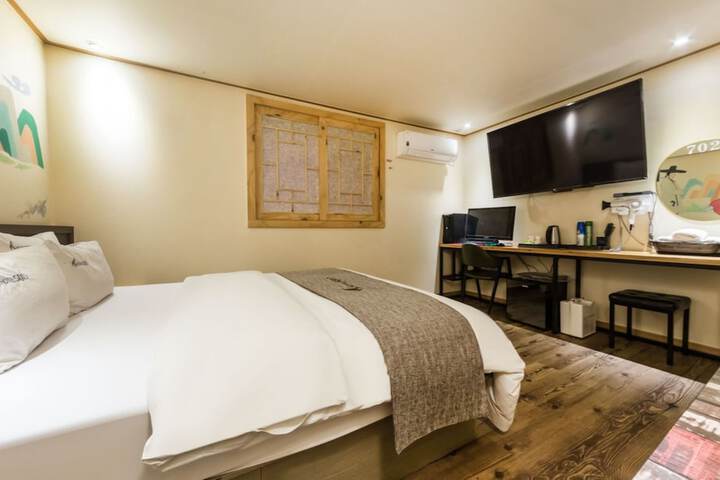 Room 26 of 35