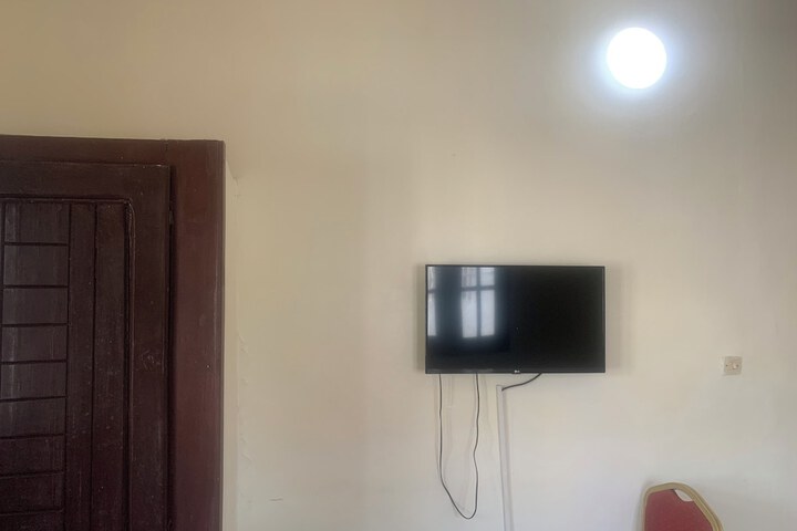 Room 8 of 20