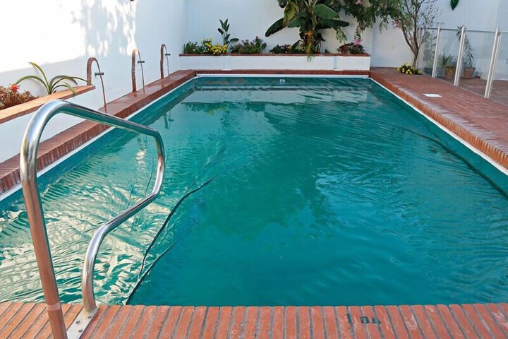 Pool Hotel