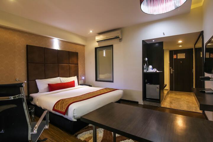 Room 27 of 64