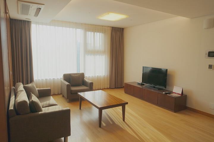 Room 15 of 34