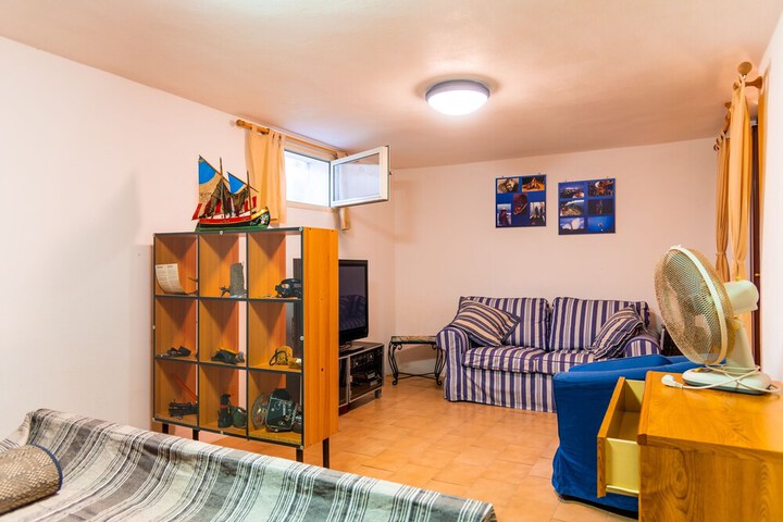 Room 14 of 32