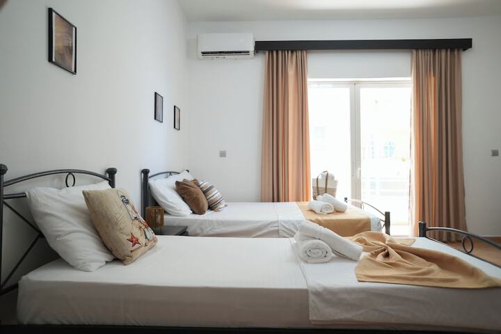 Room 43 of 104